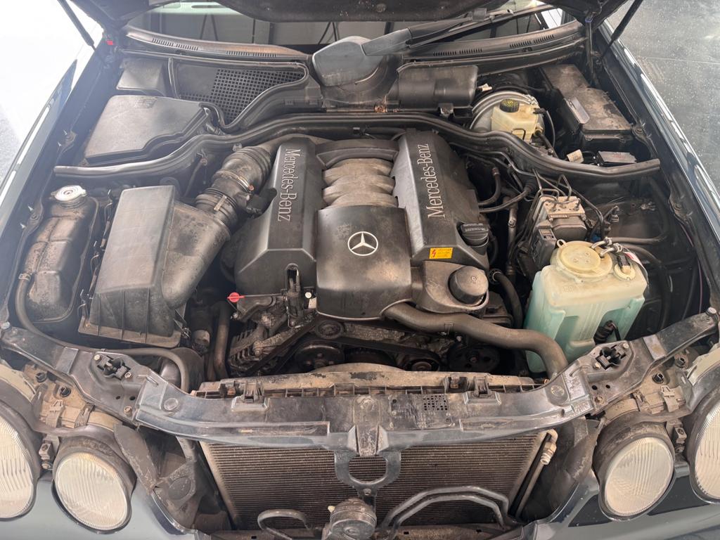 Mercedes-Benz E 280