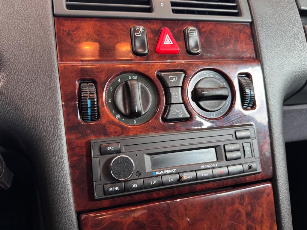 Mercedes-Benz E 280