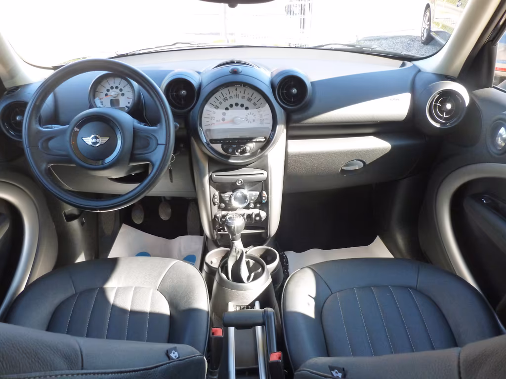 MINI One Countryman