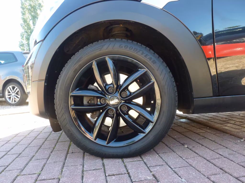 MINI One Countryman