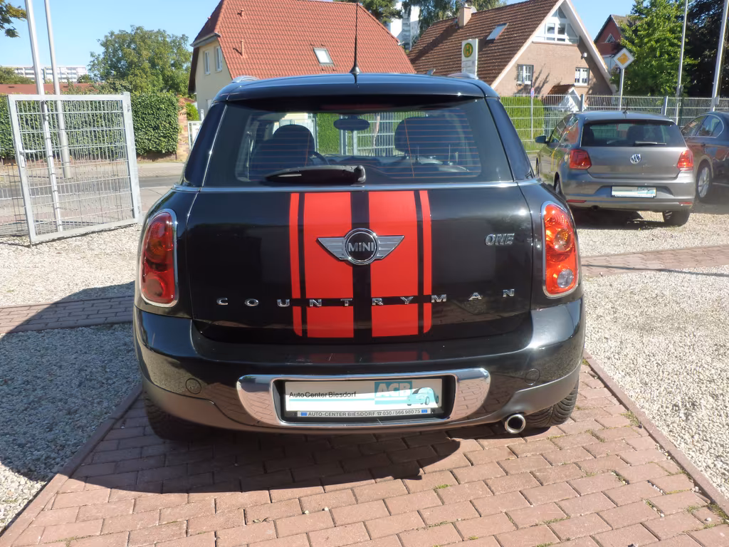 MINI One Countryman