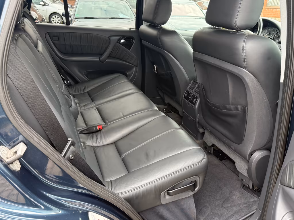Mercedes-Benz ML 400