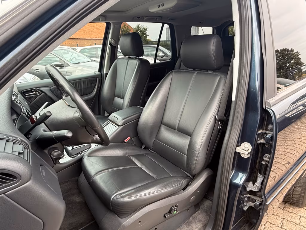 Mercedes-Benz ML 400