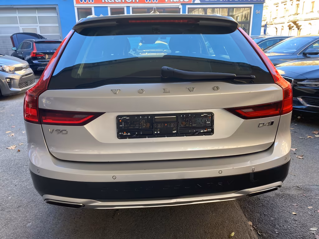 Volvo V90 Cross Country