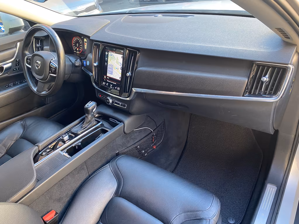 Volvo V90 Cross Country