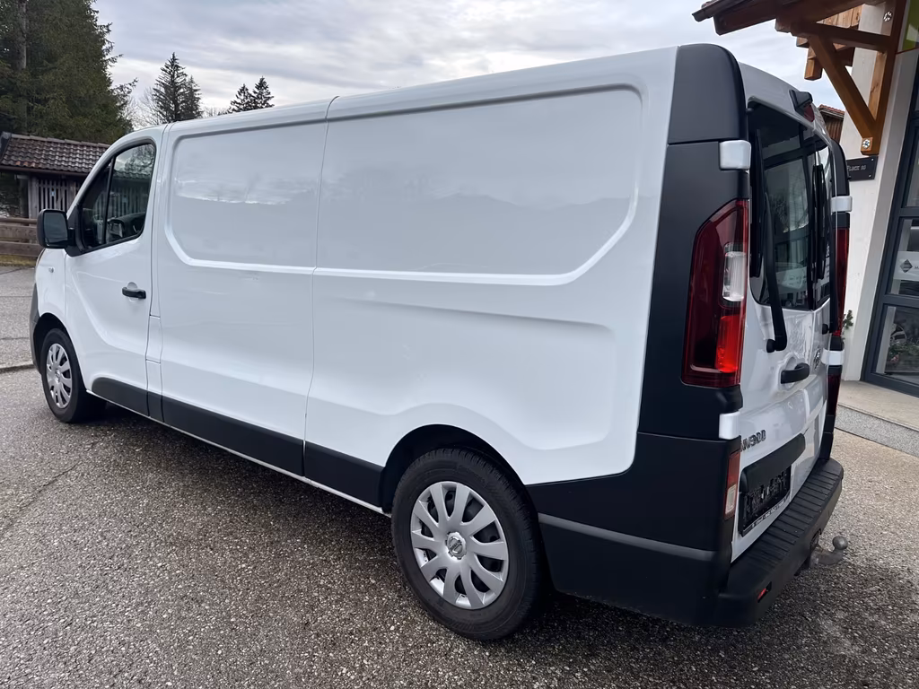 Nissan NV300