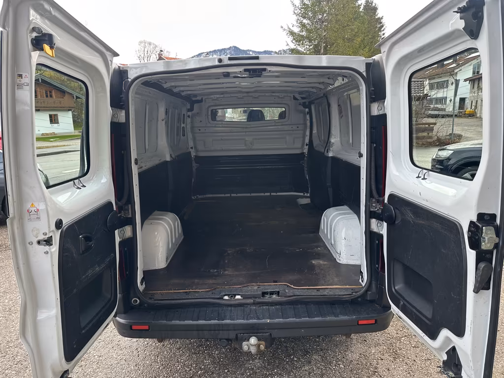 Nissan NV300