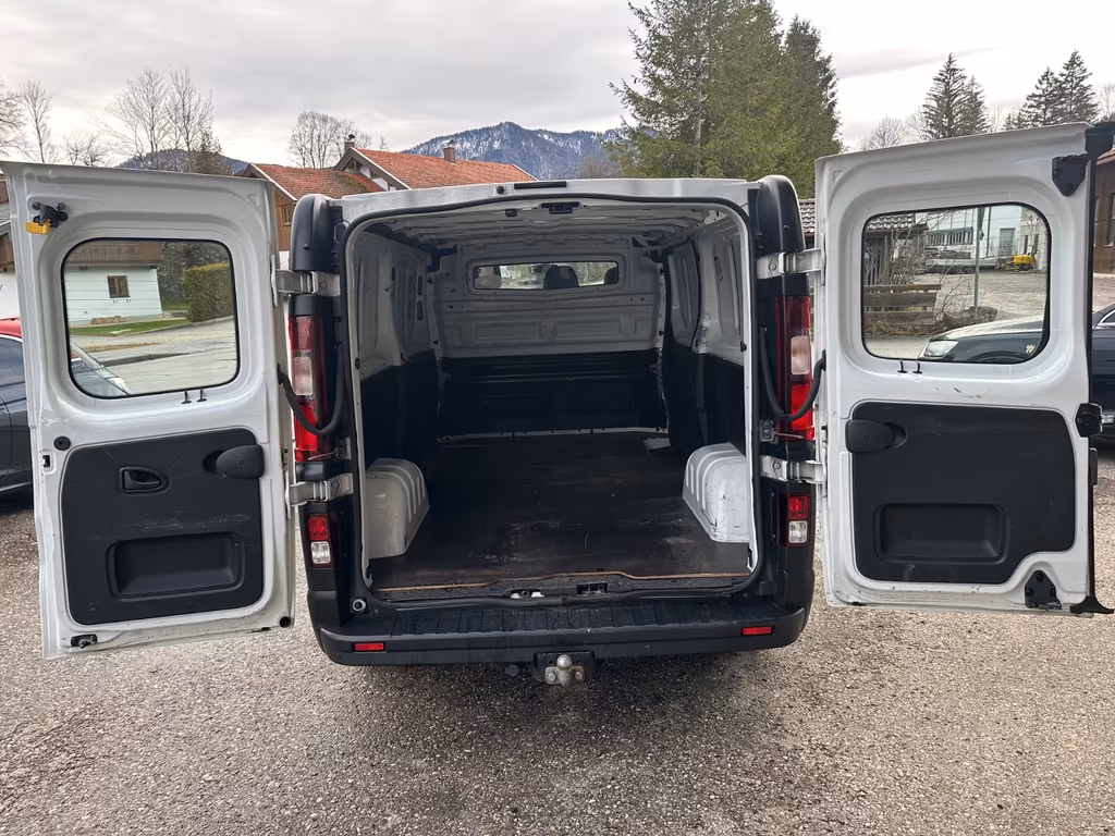 Nissan NV300