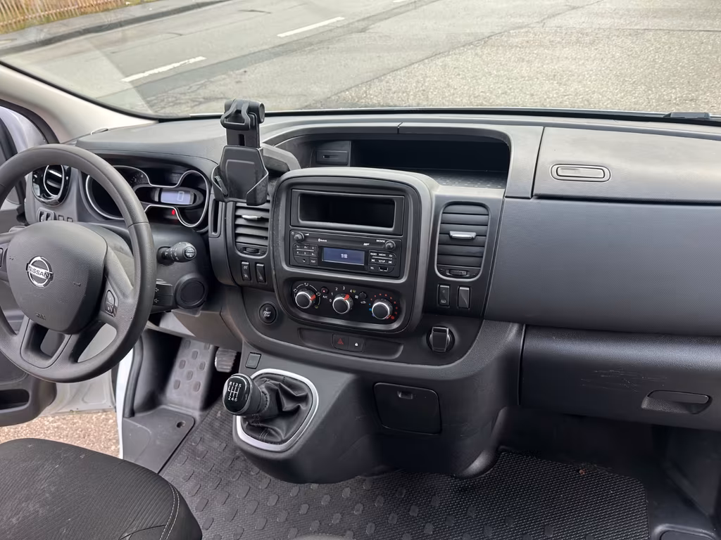 Nissan NV300