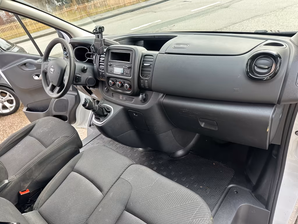 Nissan NV300
