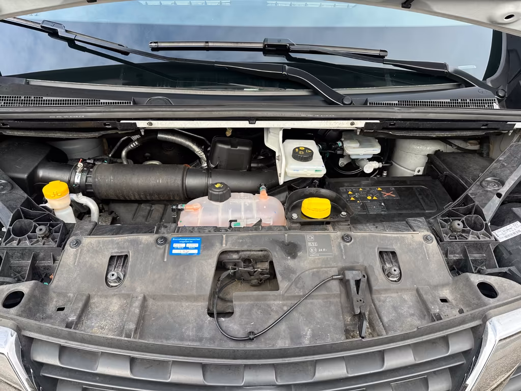Nissan NV300