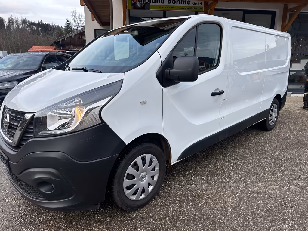 Nissan NV300