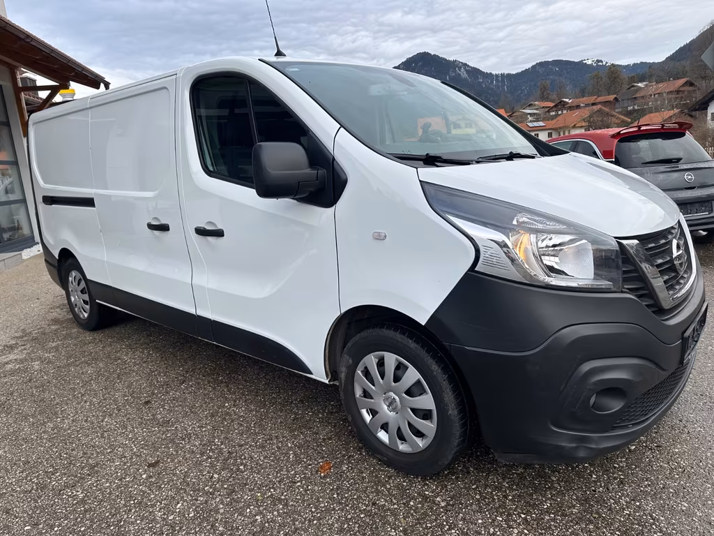 Nissan NV300