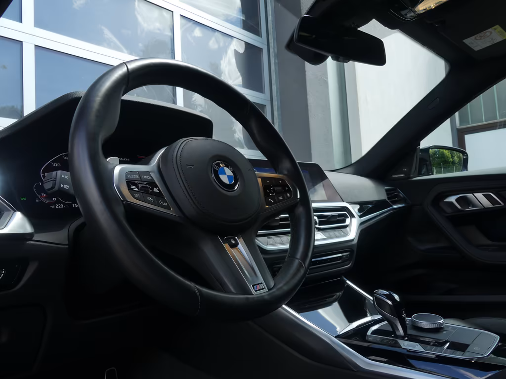 BMW M240i