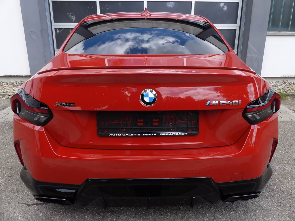 BMW M240i