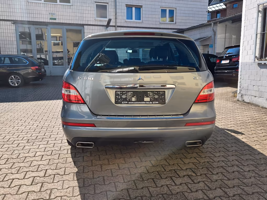 Mercedes-Benz R 300