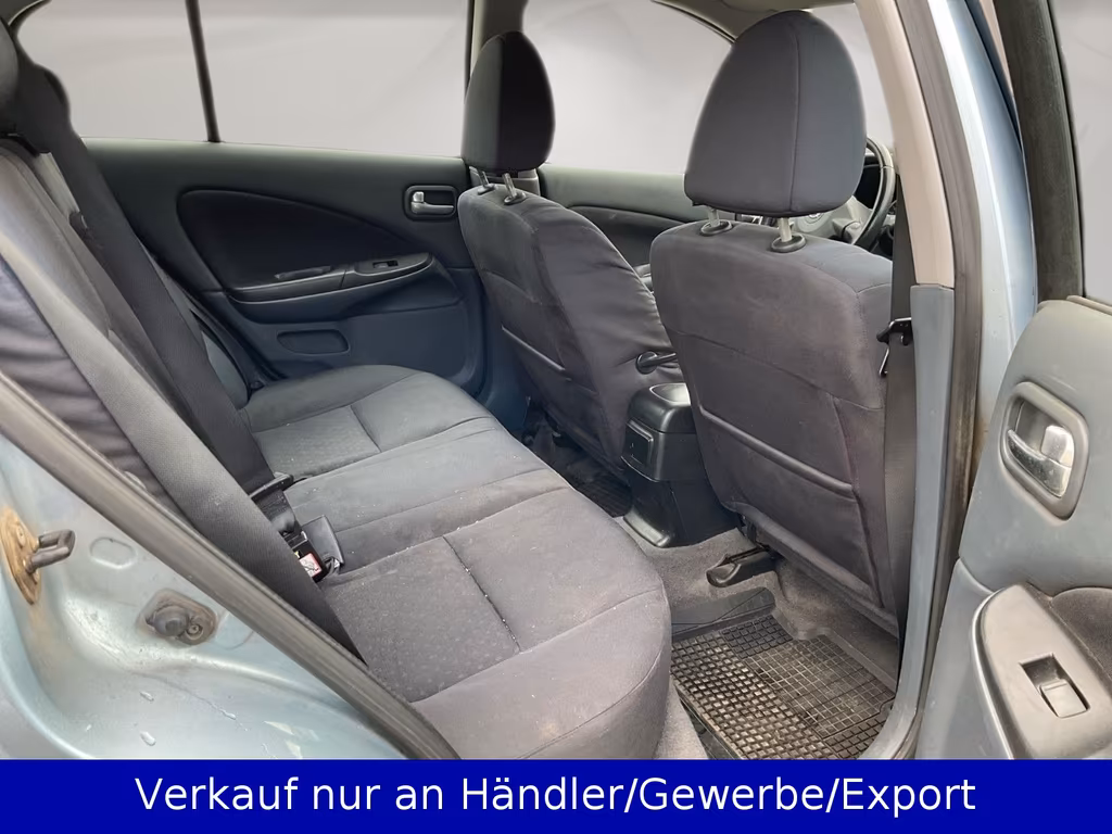 Nissan Almera