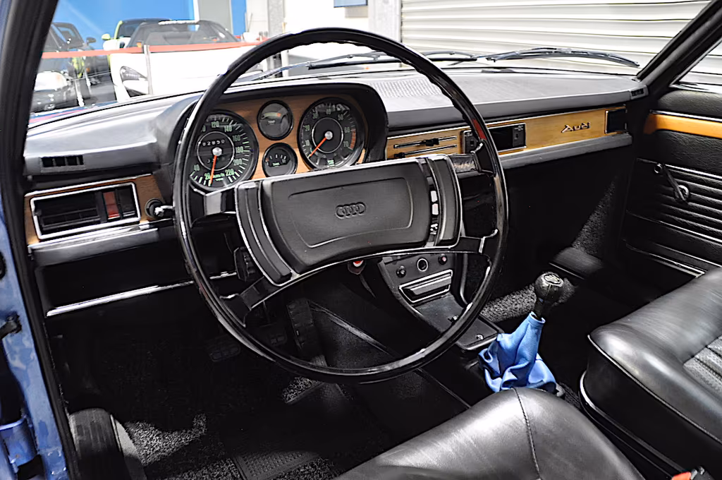 Audi 100