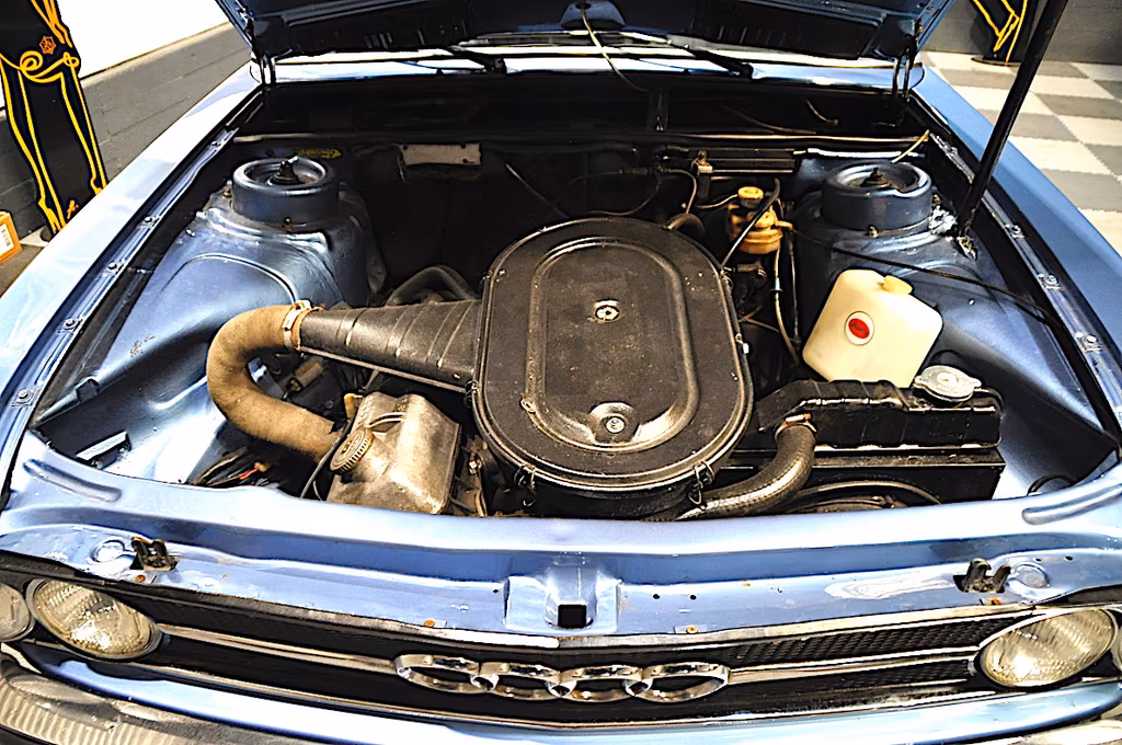 Audi 100