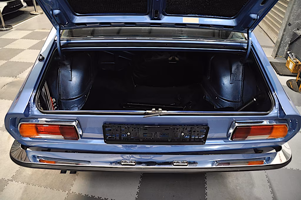 Audi 100