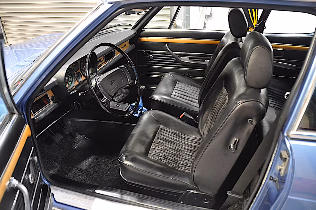 Audi 100