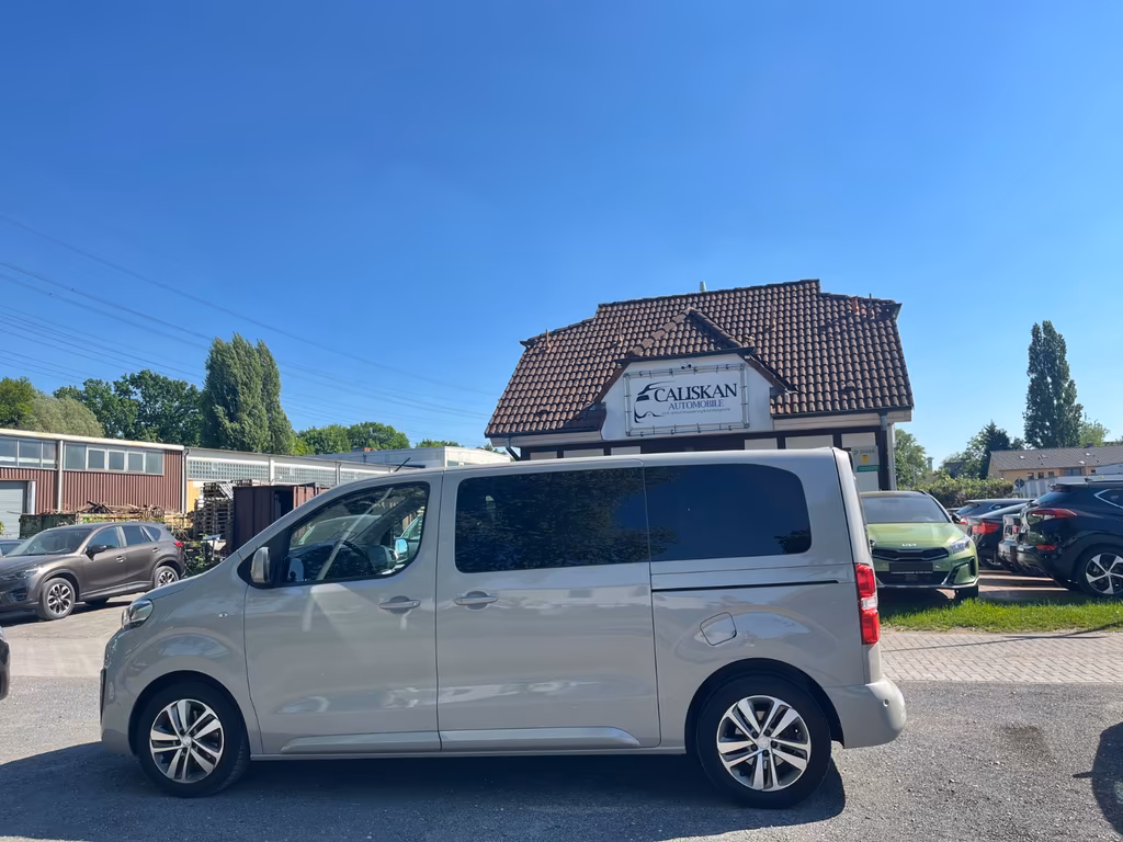 Peugeot Traveller