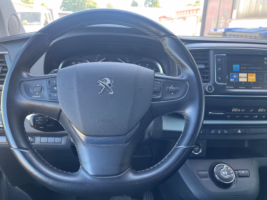 Peugeot Traveller