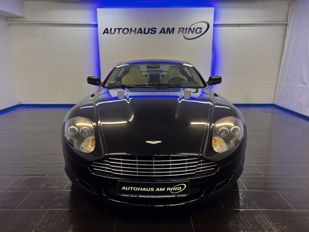 Aston Martin DB9
