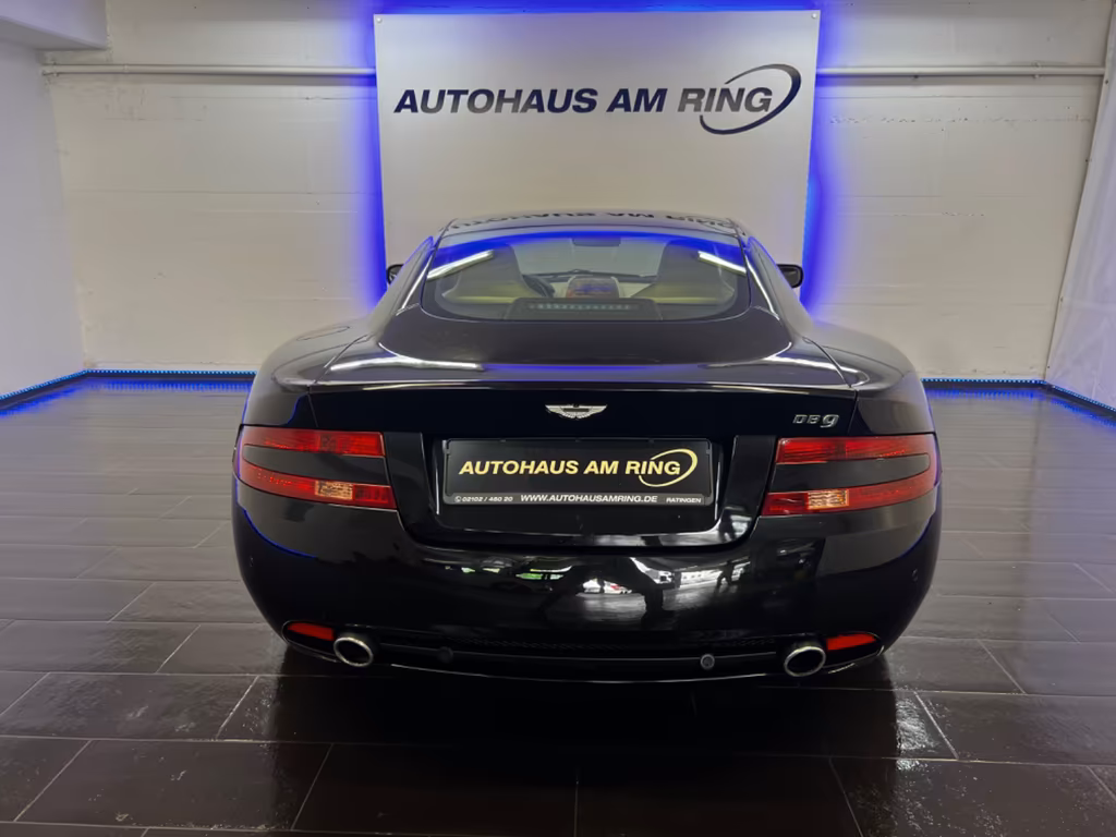 Aston Martin DB9