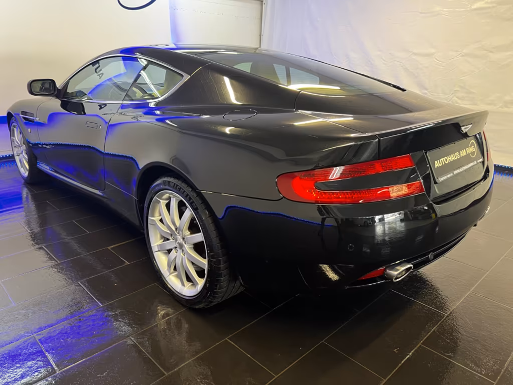Aston Martin DB9