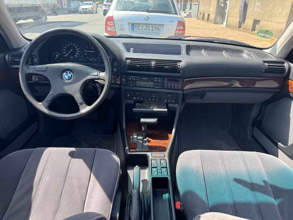 BMW 735