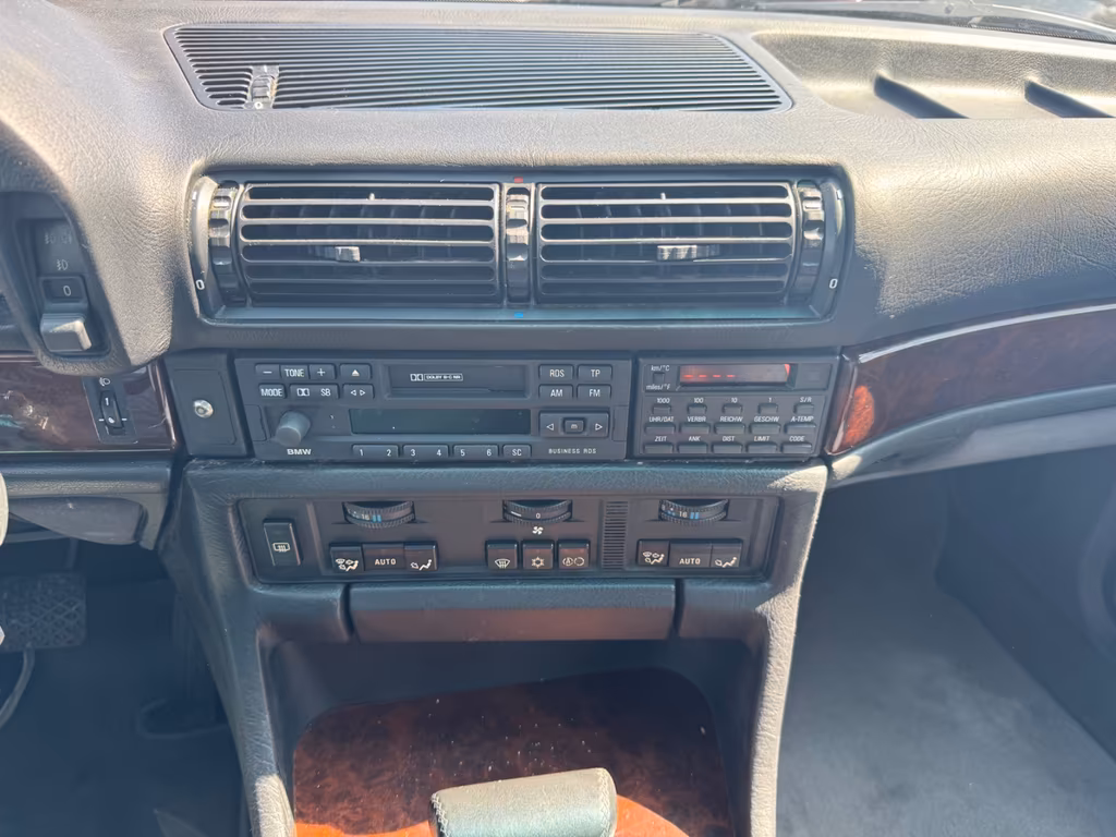 BMW 735