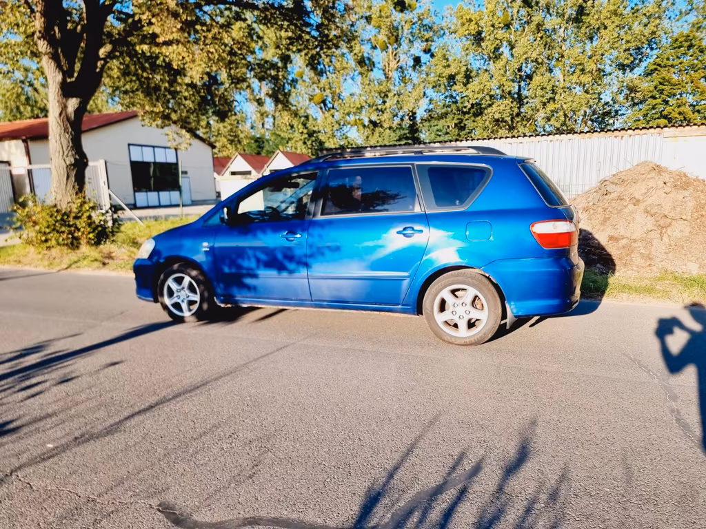 Toyota Avensis Verso