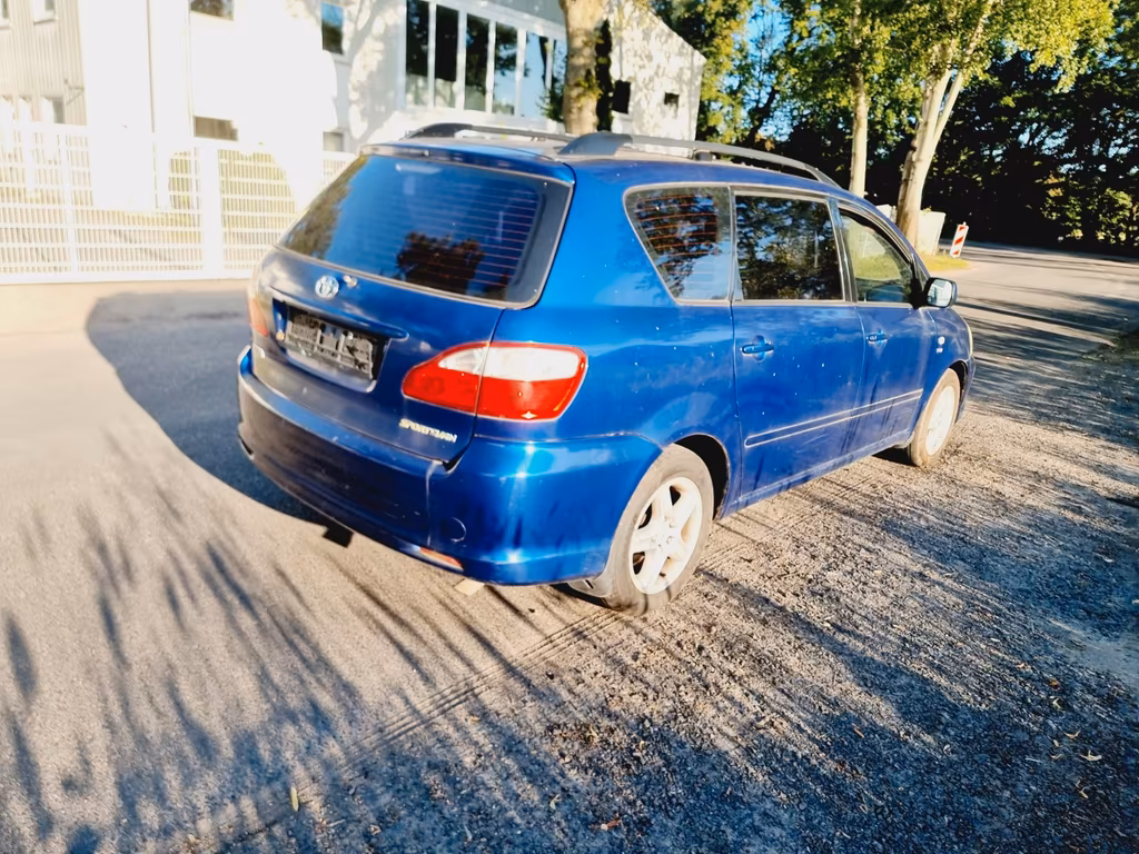 Toyota Avensis Verso