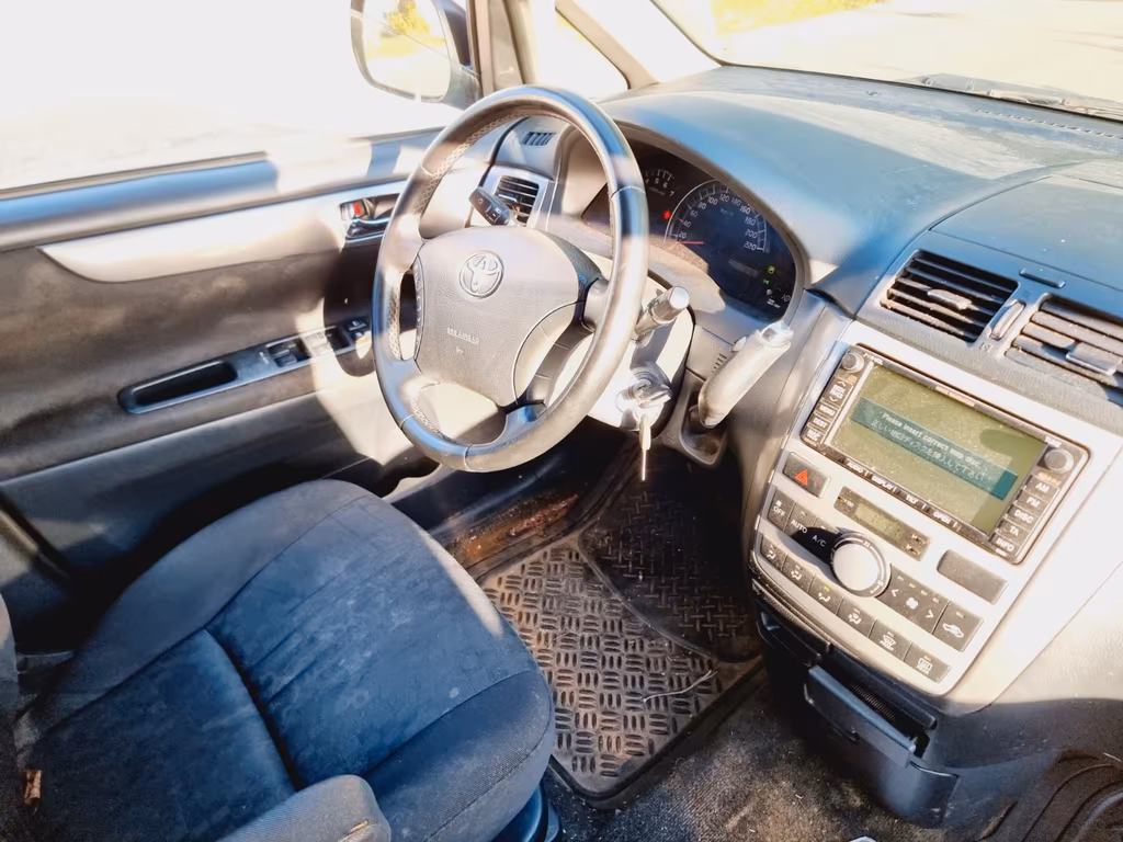 Toyota Avensis Verso