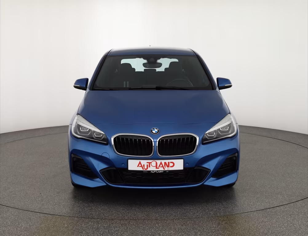 BMW 225