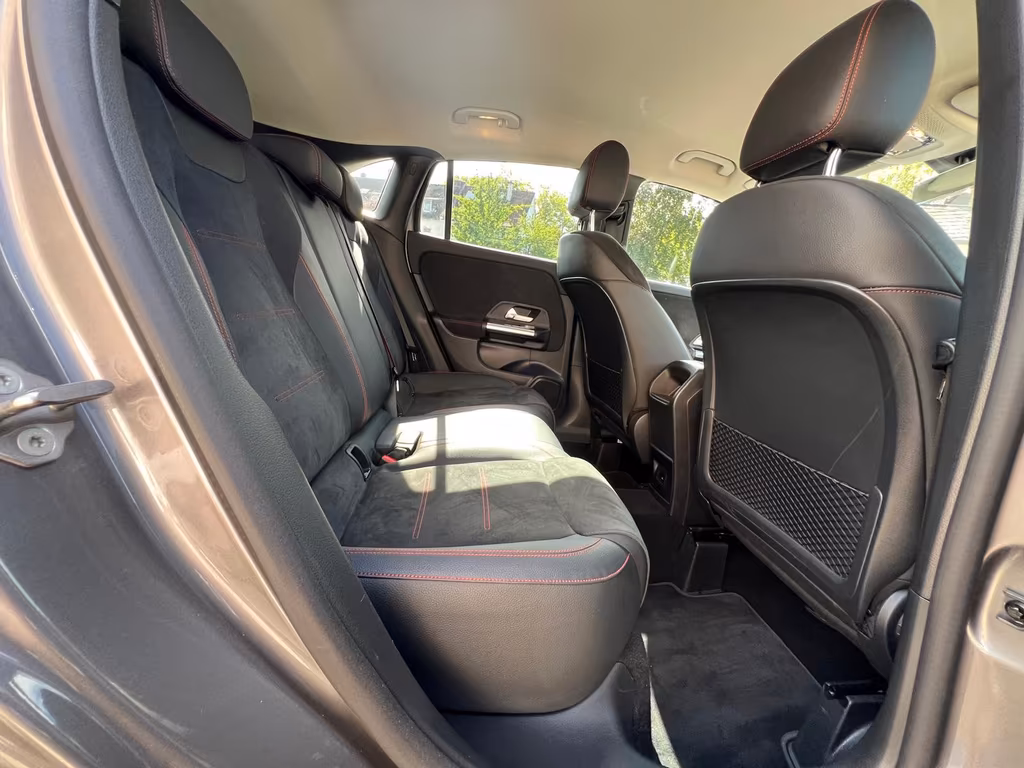 Mercedes-Benz GLA 180