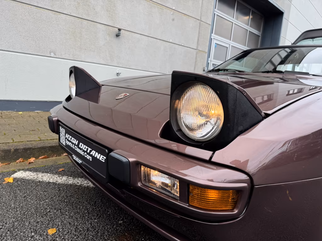 Porsche 944