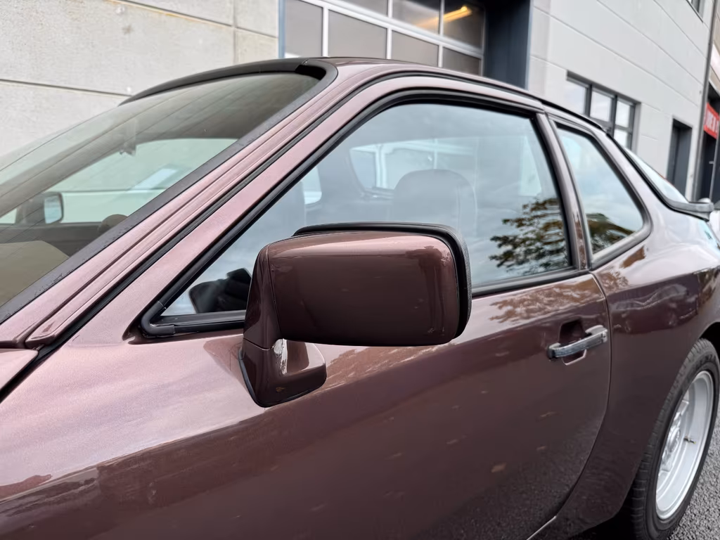Porsche 944
