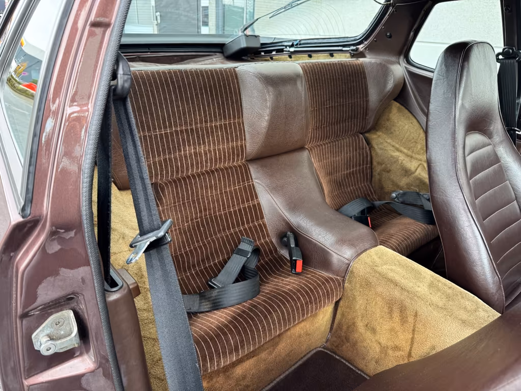 Porsche 944