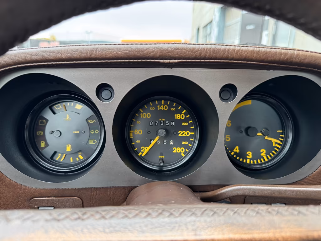 Porsche 944