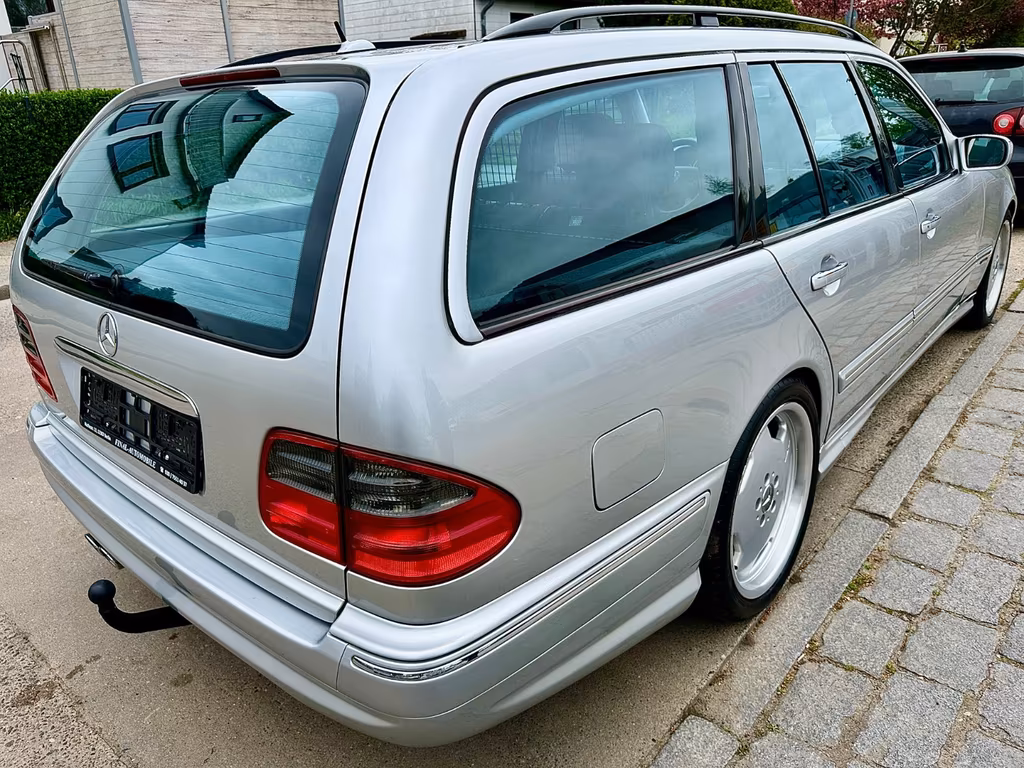 Mercedes-Benz E 55 AMG