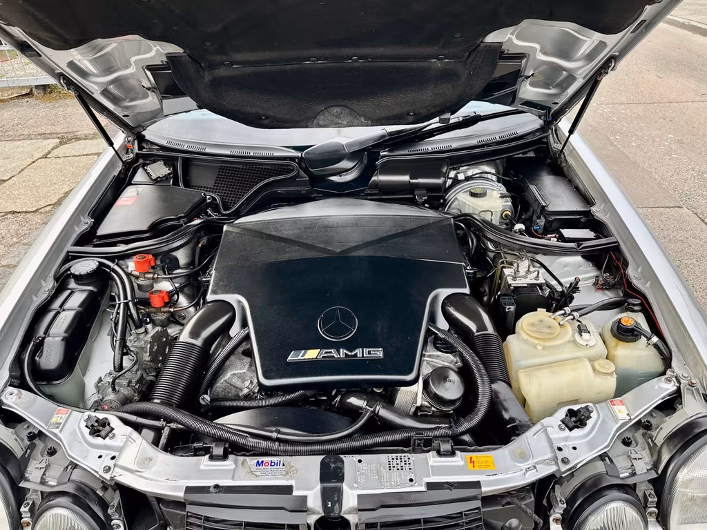 Mercedes-Benz E 55 AMG
