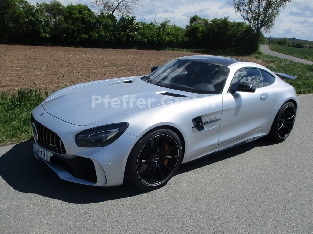 Mercedes-Benz AMG GT R