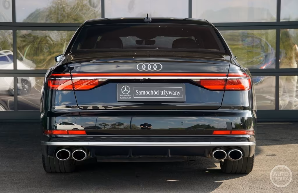 Audi S8