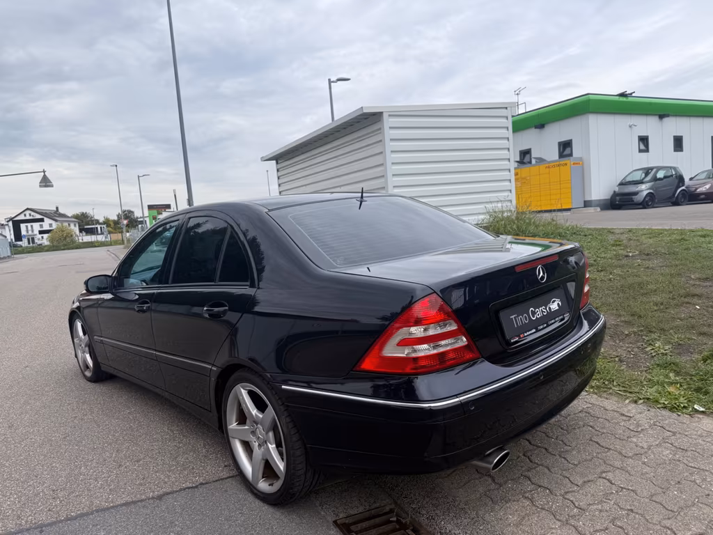 Mercedes-Benz C 230