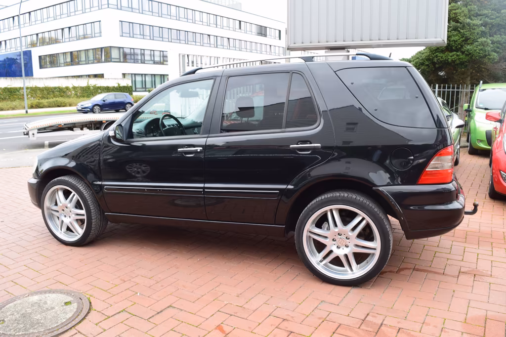 Mercedes-Benz ML 400