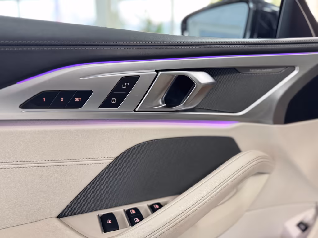 BMW 840