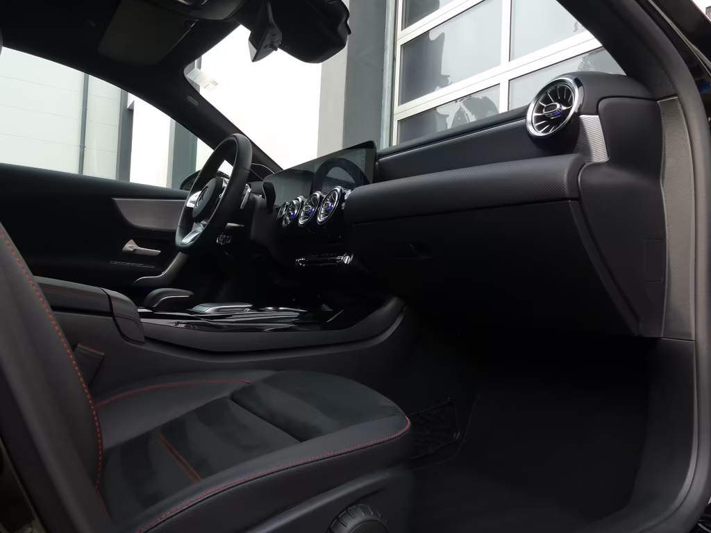 Mercedes-Benz A 35 AMG
