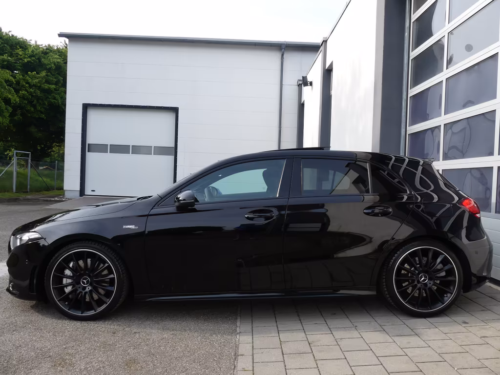 Mercedes-Benz A 35 AMG